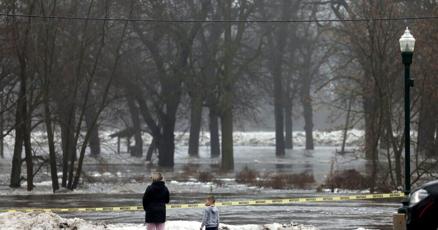 As Kankakee River water levels decrease after flash flood, W