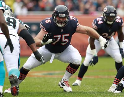 bears guard long agrees