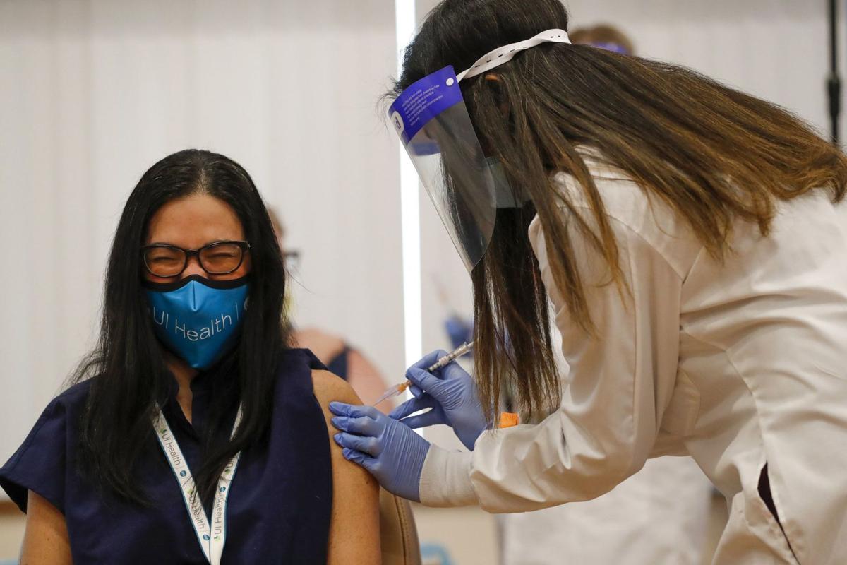 Walgreens Cvs Predict Covid 19 Vaccines Will Be Available To The General Public By Appointment At Pharmacies By Spring Business Herald Review Com