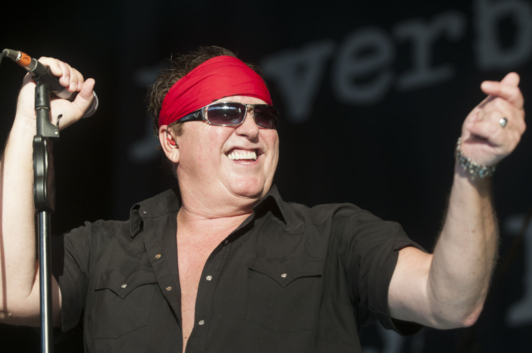 Loverboy singer apologizes