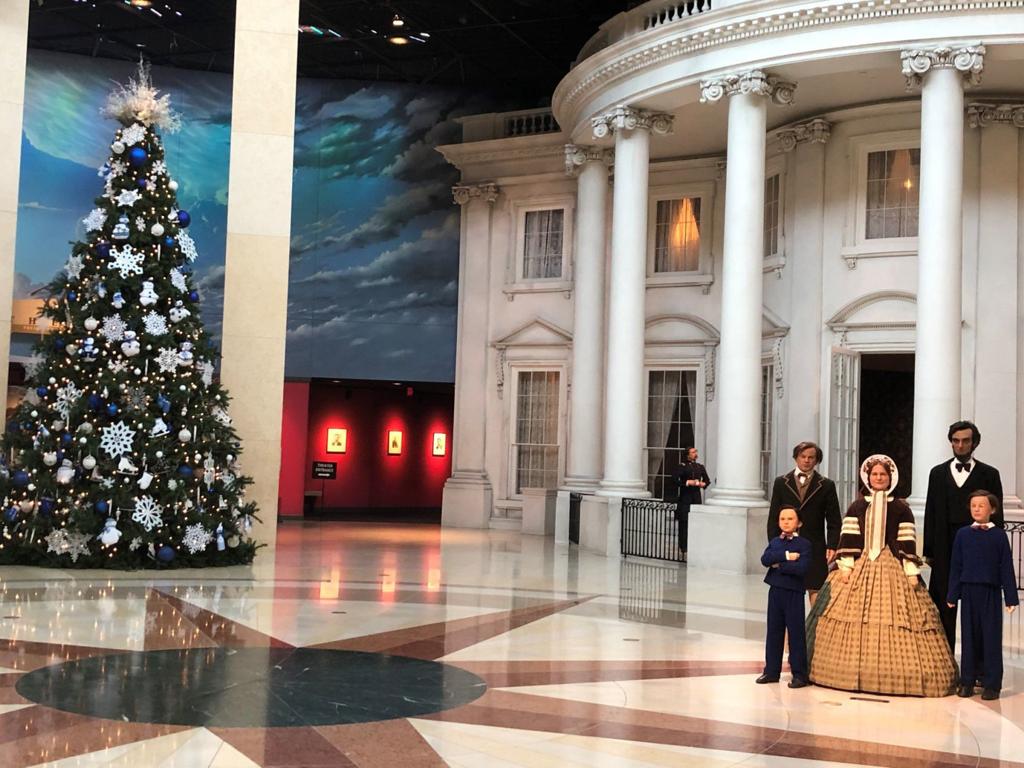 a copy of the gettysburg address was loaned by the lincoln museum to glenn beck illinois inspector general had an opinion about that here s the report government and politics herald review com a copy of the gettysburg address was