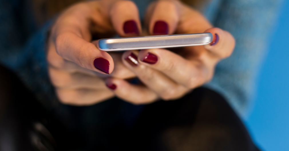 Decatur school board considering cellphone policy change - Vimarsana News