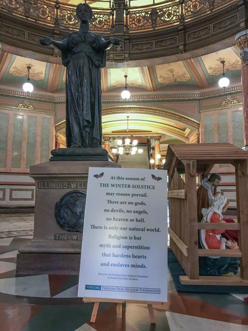 Yes A Satanic Temple Monument Is Back At The Illinois Capitol This Month Here Are Photos Of This Year S Seasonal Decorations State And Regional Herald Review Com
