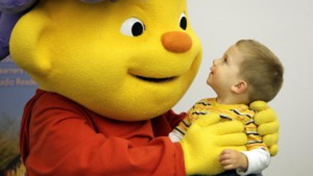 Sid The Science Kid Inspires Curiosity In Children Adults During Decatur Public Library Local Herald Review Com