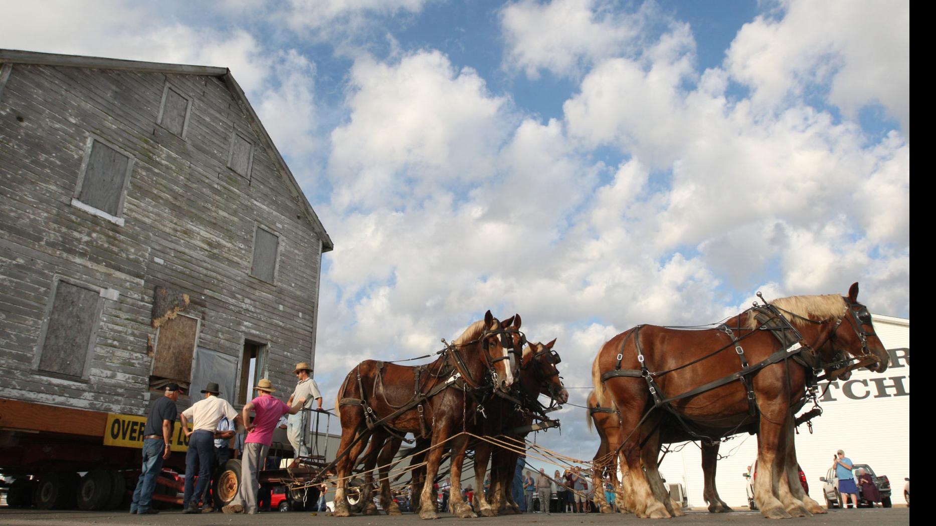 Photos Oldest Known Illinois Amish House Moved To Museum Local Herald Review Com