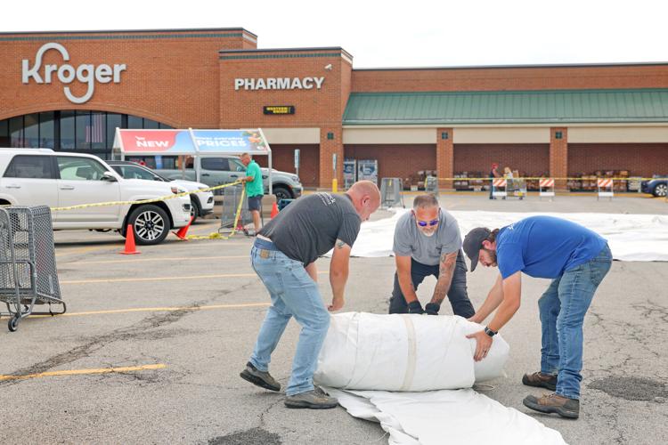 100226-dec-loc-prefooddrive_01.JPG