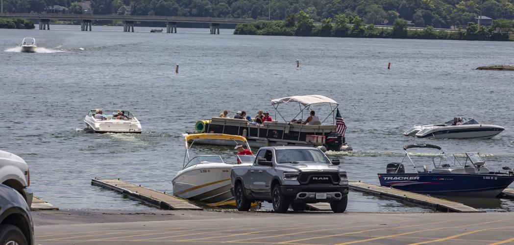 Boaters on Lake Decatur - File