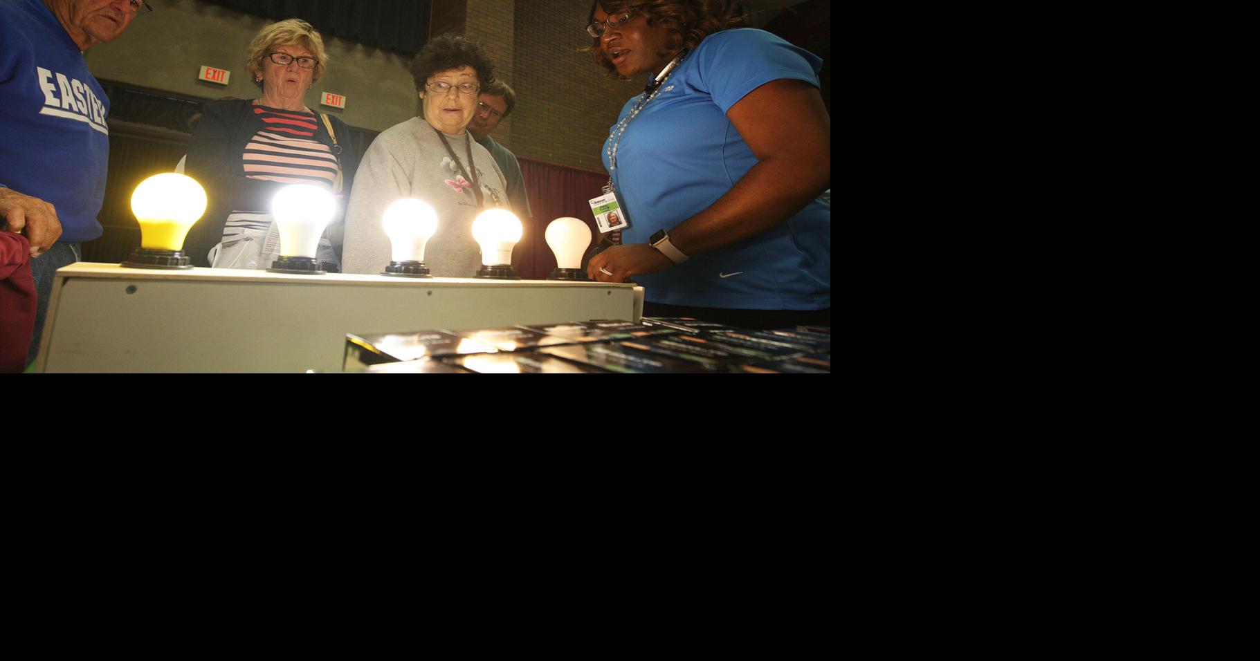 1,000 fill Decatur Civic Center for annual Seniorama
