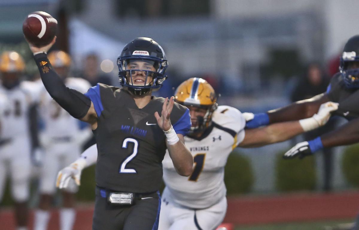 Millikin Football Hits The Road To Carthage Herald Review Com