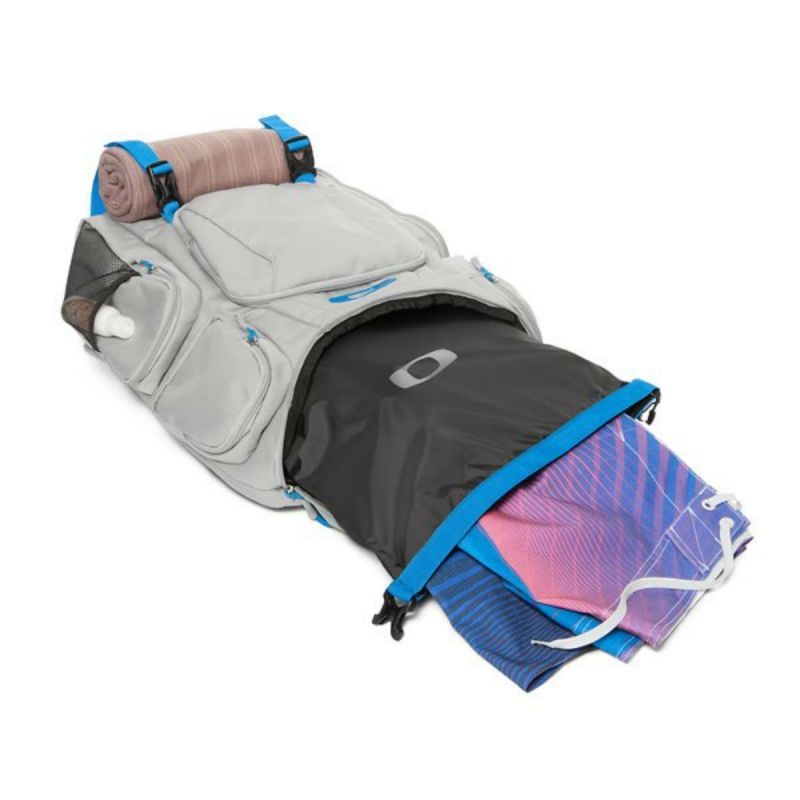 oakley 40l backpack