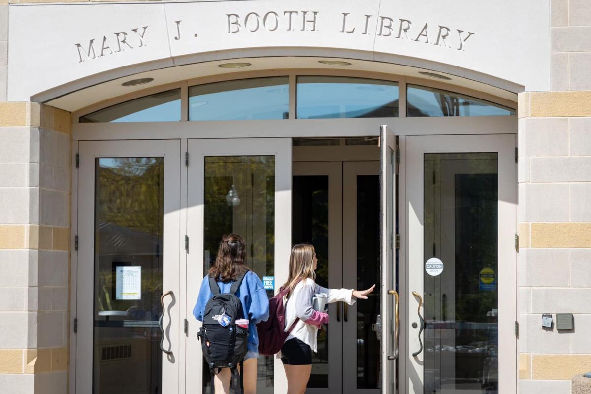 EIU to celebrate grand opening, ribbon-cutting for enhanced Writing Center August 25