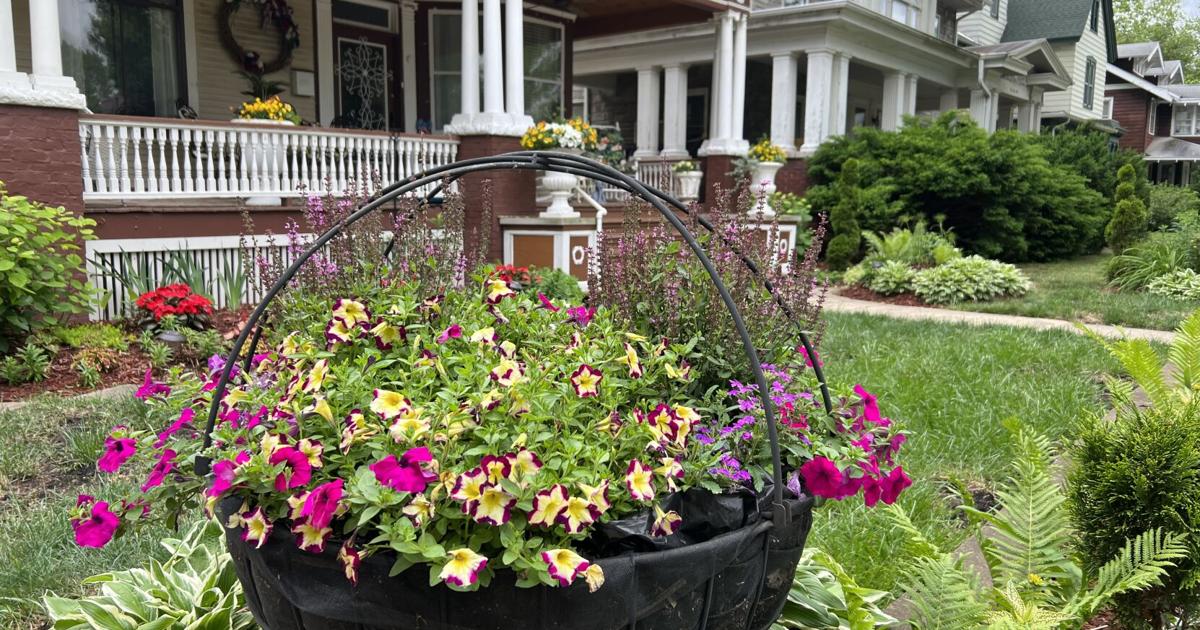 Let’s Keep Decatur Bee-utiful invited home | Garden & Landscape Let’s Keep Decatur Bee-utiful invited home | Garden & Landscape