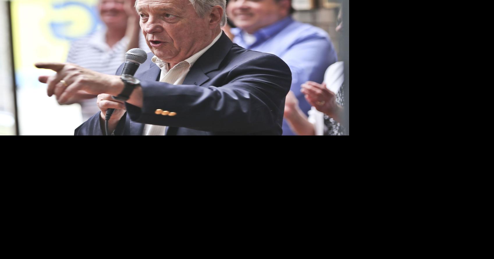 Illinois Sen. Dick Durbin discusses fear in Latino community over planned immigration raids, Trump tweets