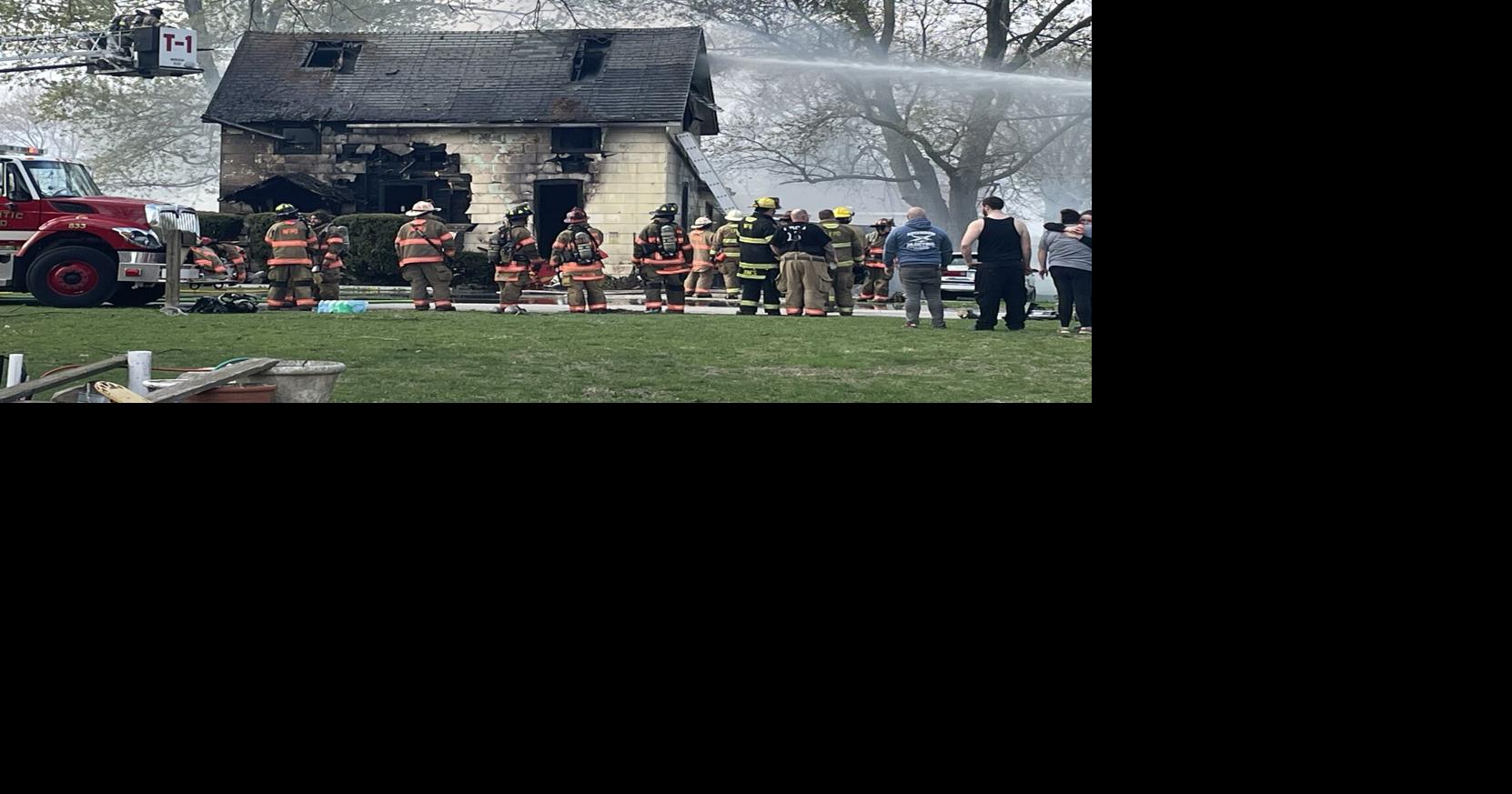 Fire crews battle blaze in Niantic home