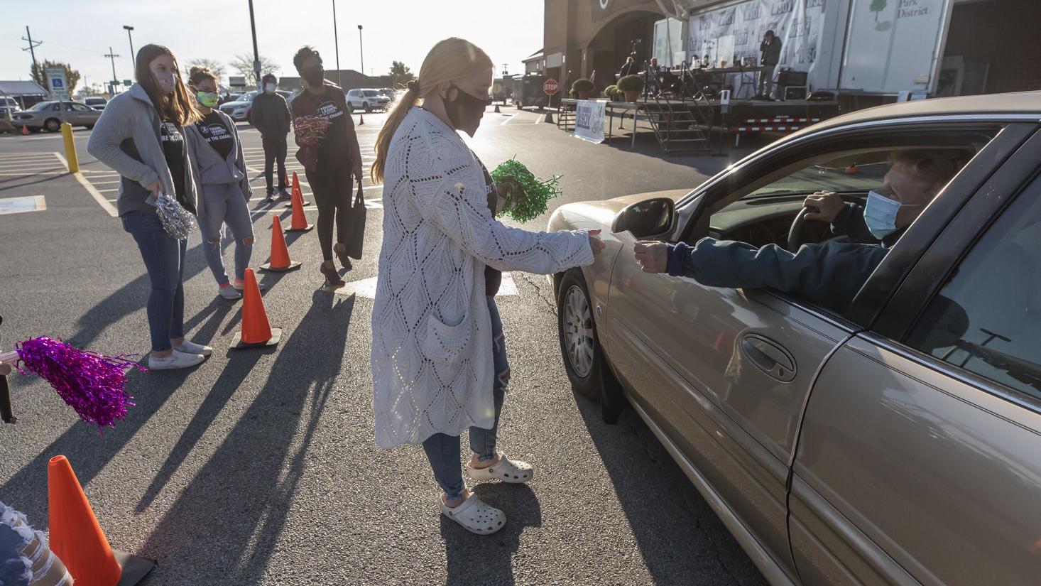 Watch now: Decatur community responds in overwhelming fashion to feed those in need - Vimarsana News