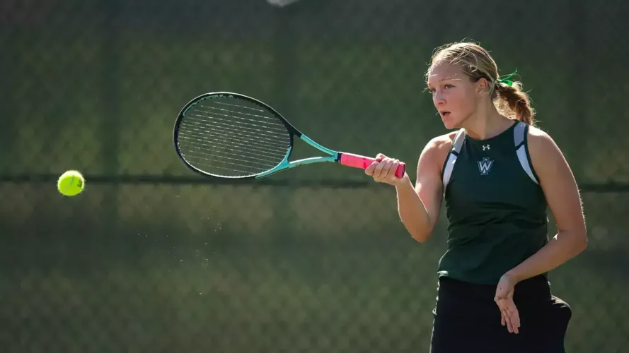 Women’s Tennis Sweeps Concordia Chicago
