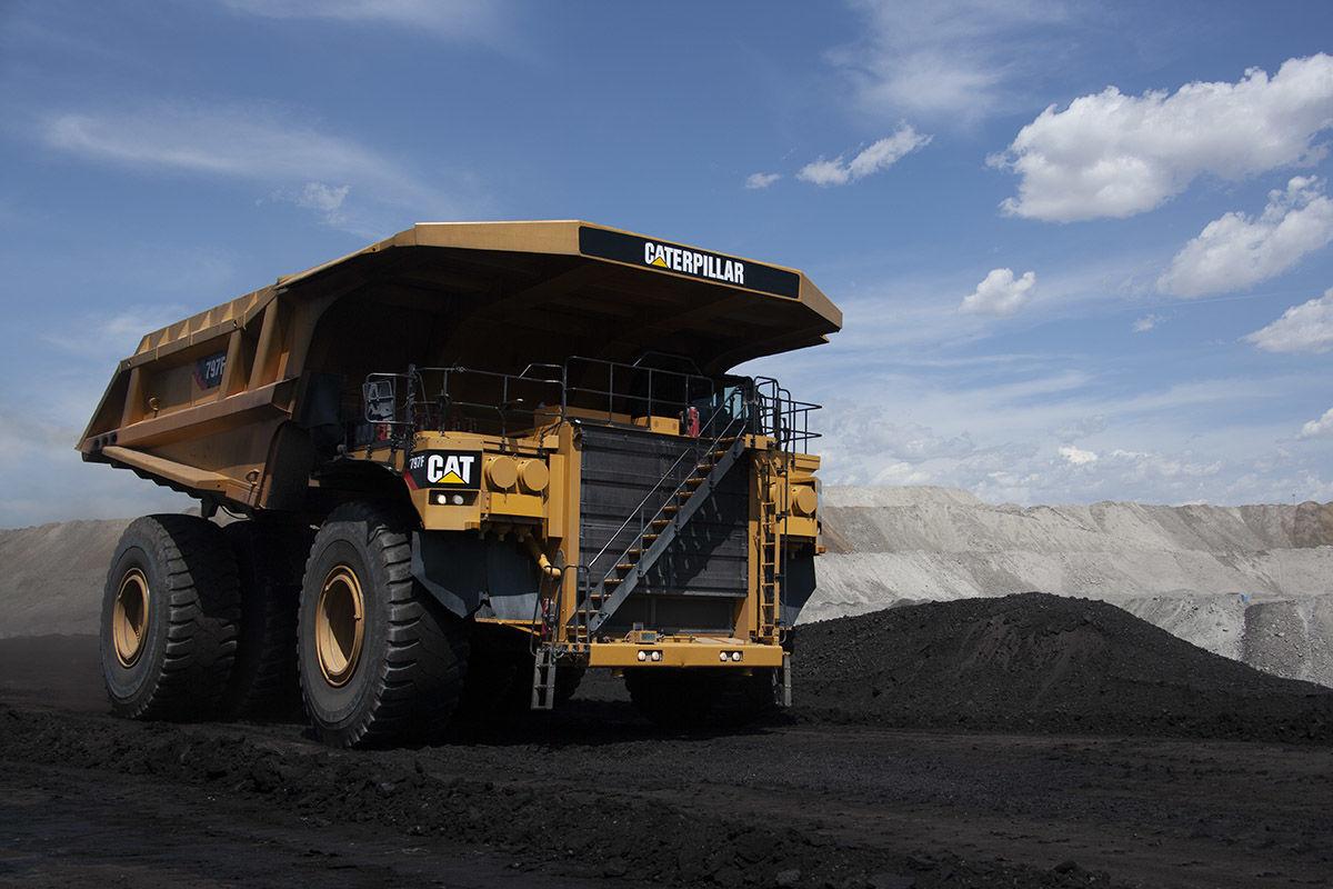 Decatur Made 797f Mining Truck Named Coolest Thing Made In