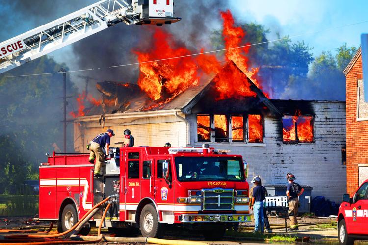 071124-dec-loc-fire_02.JPG