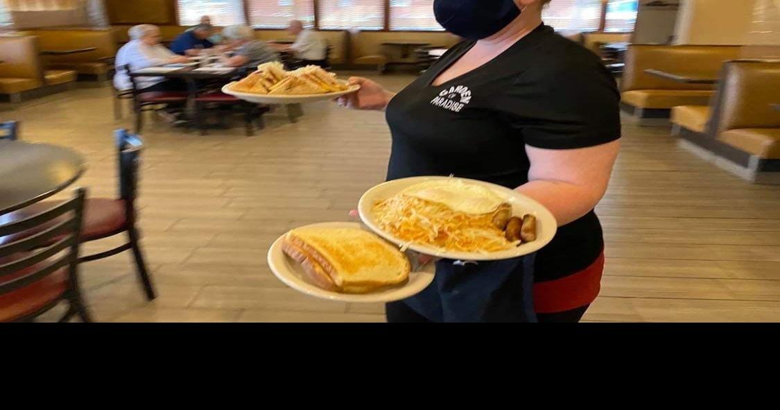 Illinois issues new rules for bars and restaurants, citing COVID19