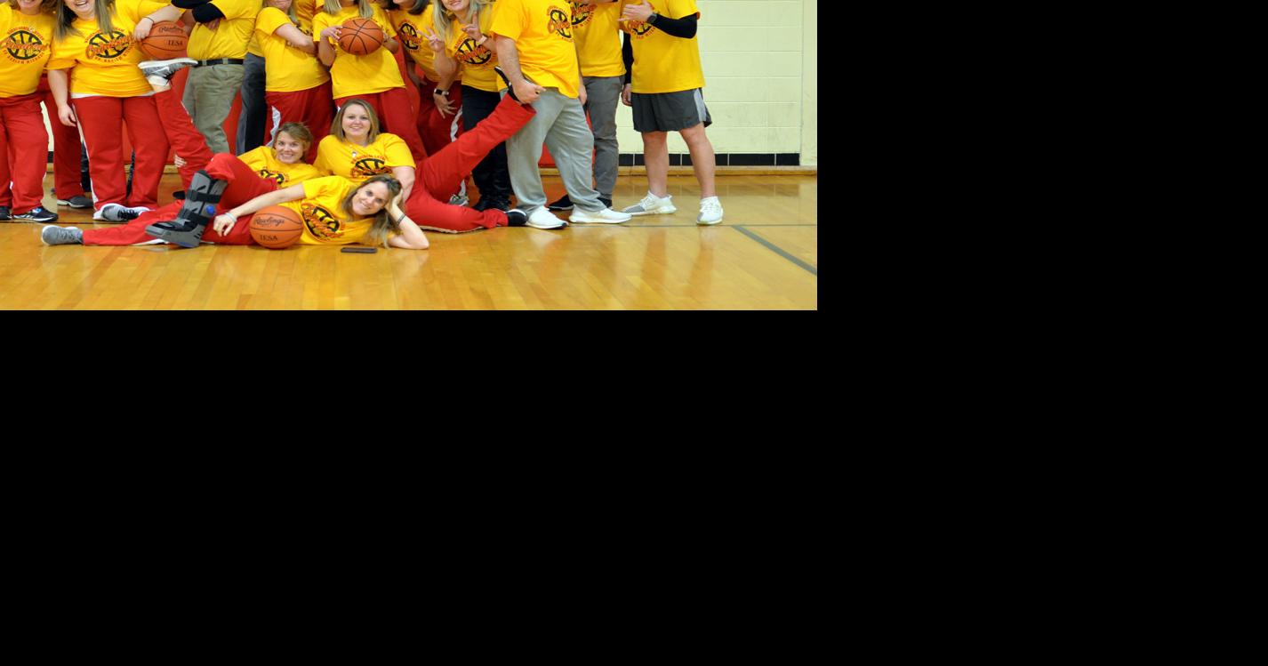 Harlem Wizards visit WarrensburgLatham schools