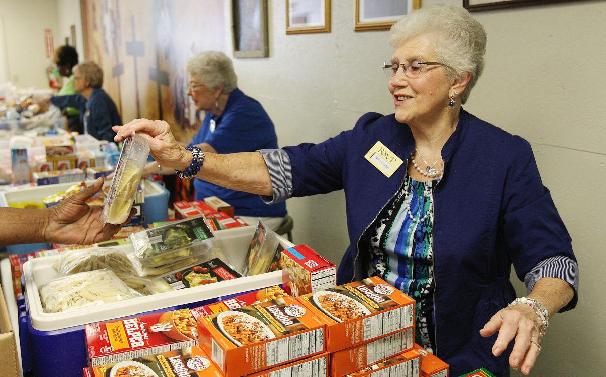More Seniors Showing Up At Food Pantries Local Herald Review Com