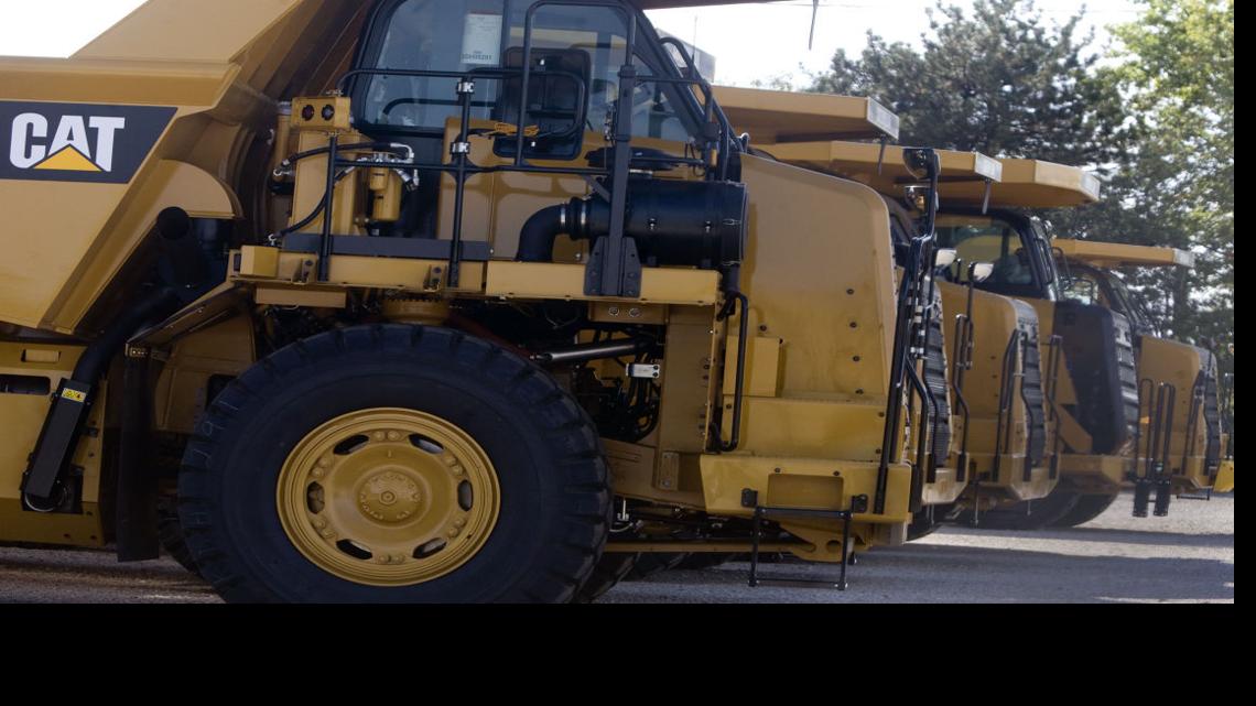 Cat Moving 500 Jobs To Decatur Closing Aurora Plant Local Herald Review Com