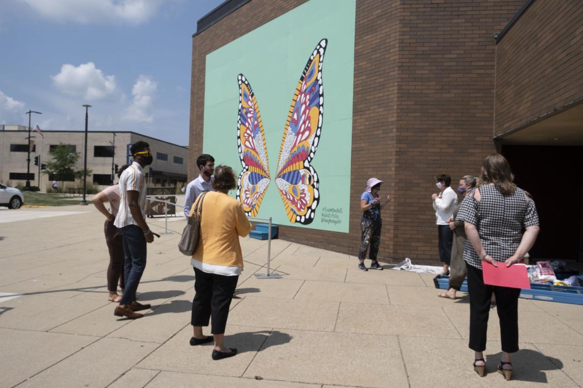 Watch now 'Living mural' transforms Decatur Civic Center facade Arts