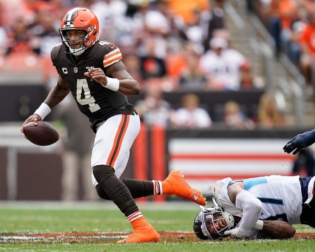 Dorian Thompson-Robinson of the Cleveland Browns celebrates the 21