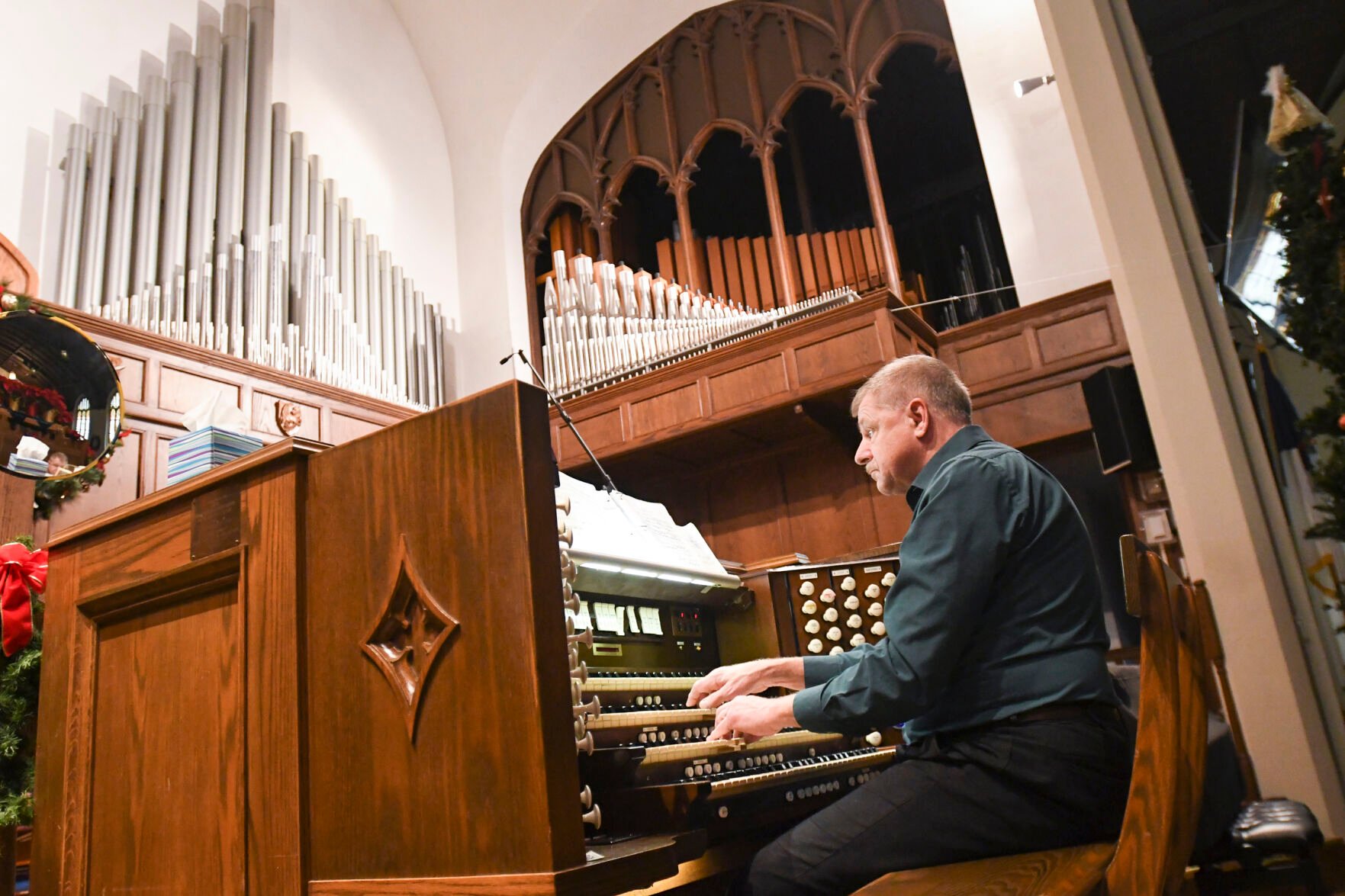 Pulling out all the stops: Local organists rally behind the 'King