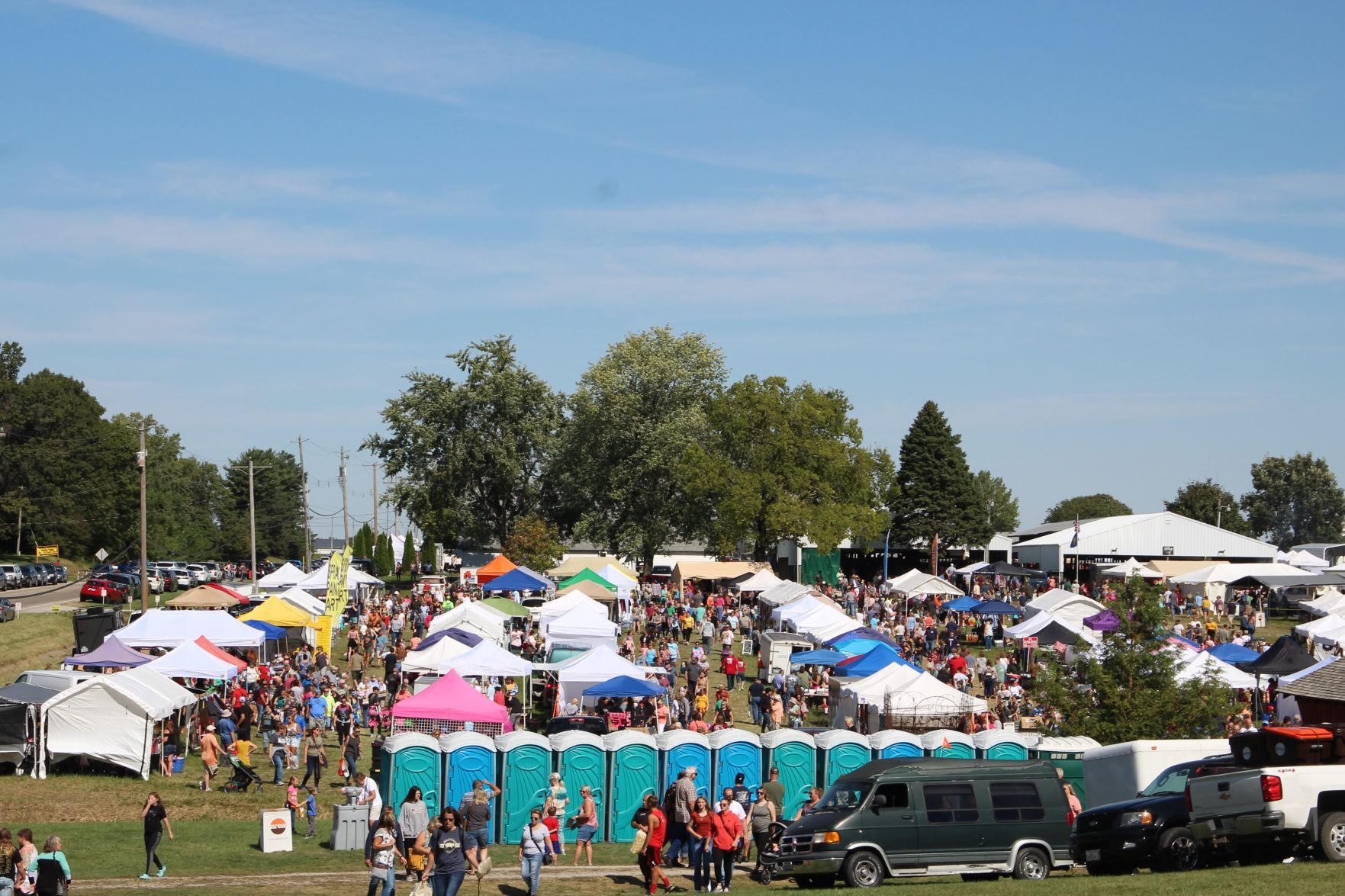 Tens Of Thousands Pack Apple N Pork Festival In Clinton   615100e1f1f39.image 