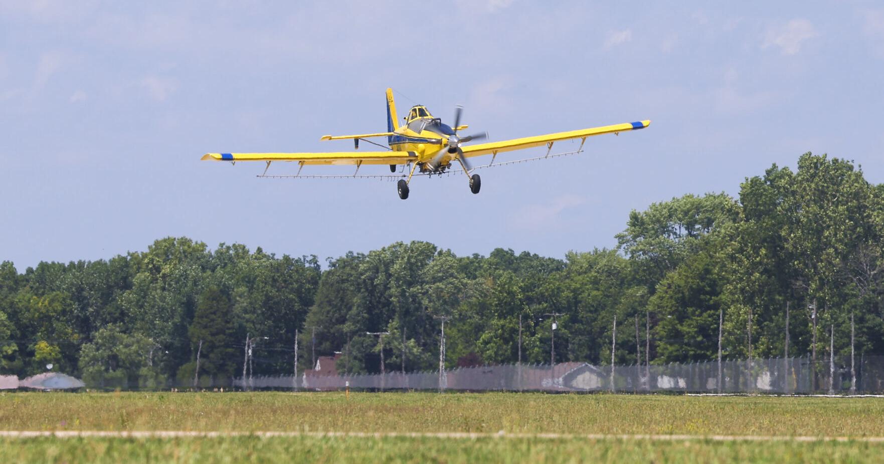 Agriculture airplanes cover the Midwest farms - Vimarsana News