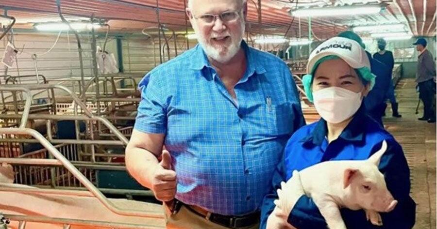 Illinois academic starts pig production business in Laos - Vimarsana News