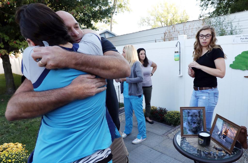 Owners Unashamed To Grieve For Beloved Pets At Decatur Memorial Service Local Herald Review Com