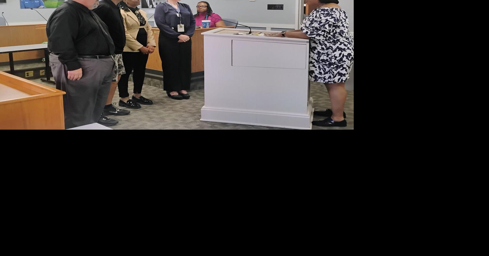 4 new members take seats on Decatur school board