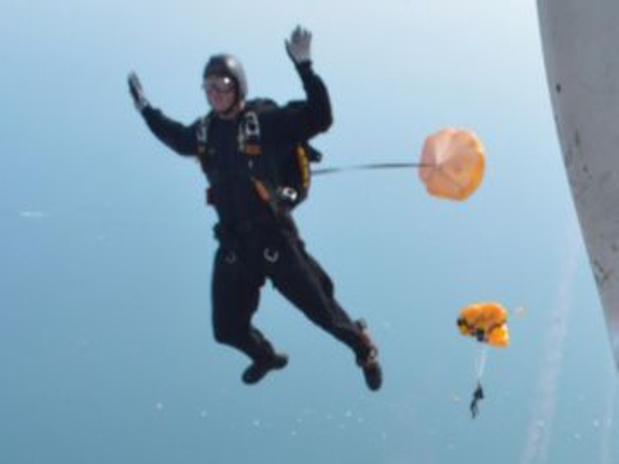 Decatur Native Jonathan Clevenger Jumps With Army Golden Knights Herald Review Herald Review Com