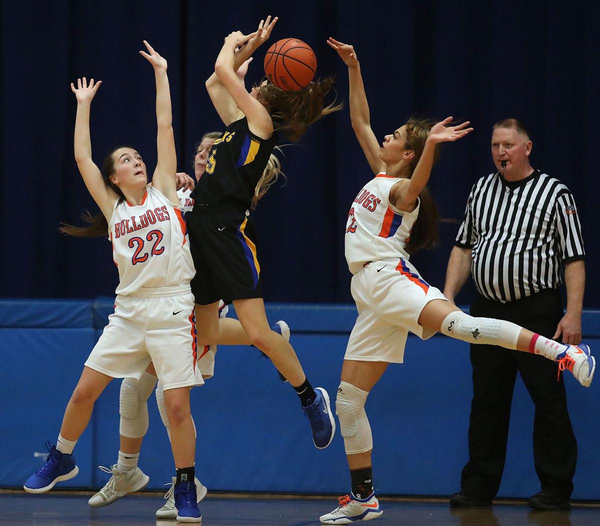 Girls Basketball Roundup St Teresa S Fast Start Too Much For