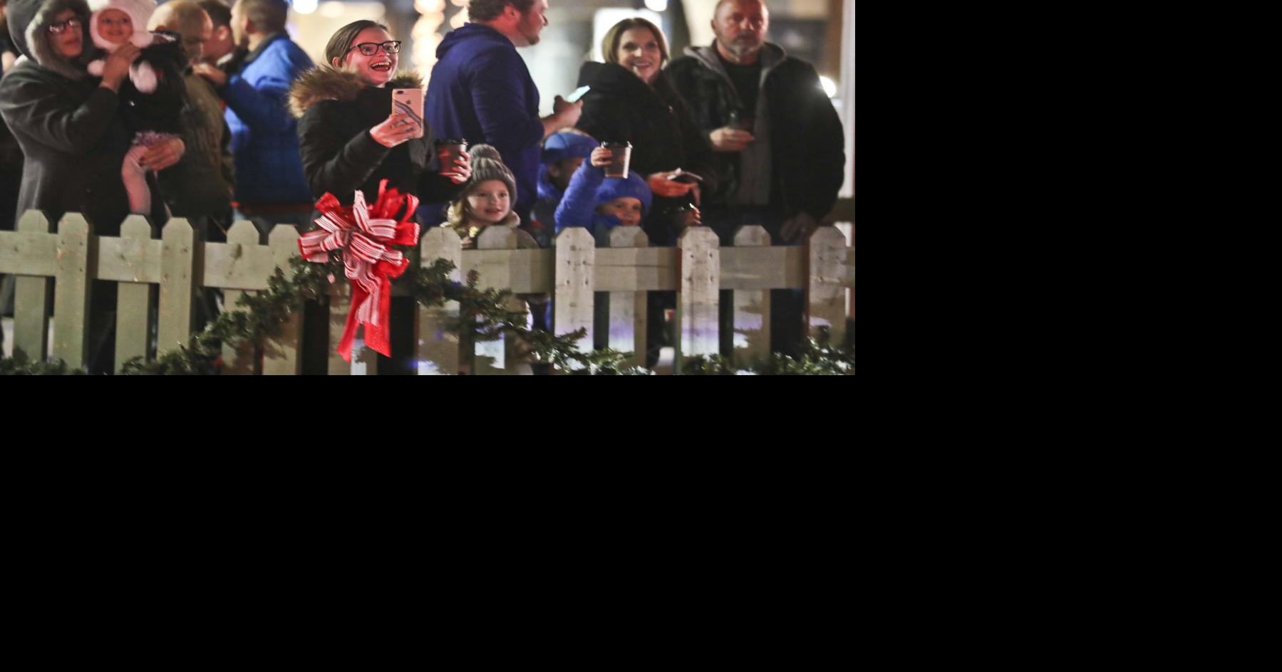 Businesses prepare for the Downtown Decatur Christmas Walk