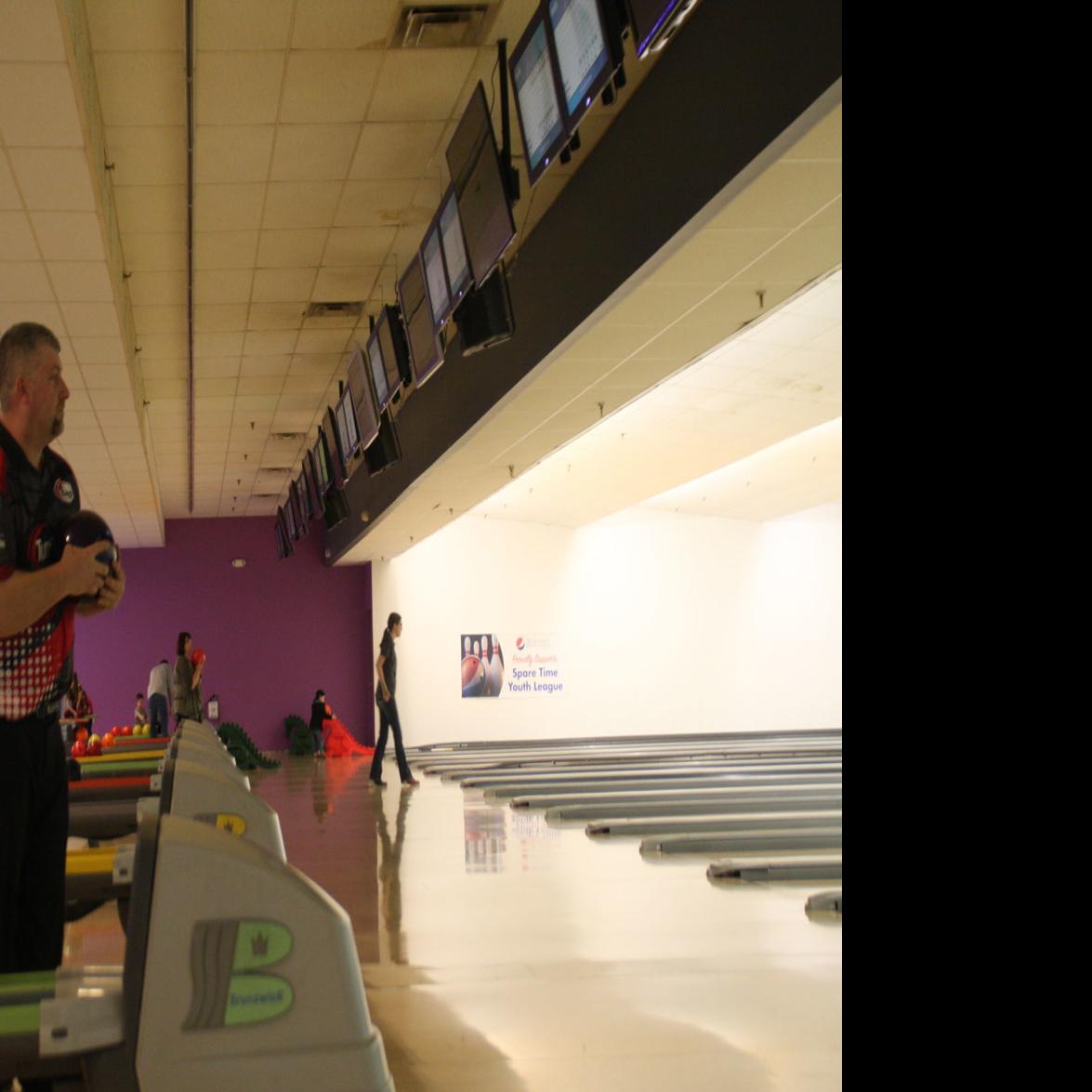Decatur Bowling Competition Hot But Love Of Leagues Rolls