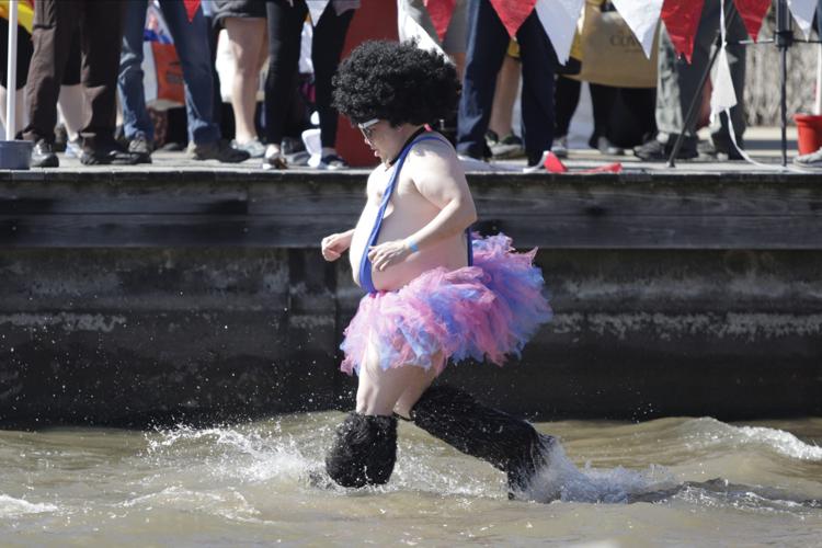 🥶 Freezin' for a reason: Polar Plunge celebrates 19th year in Lake Decatur