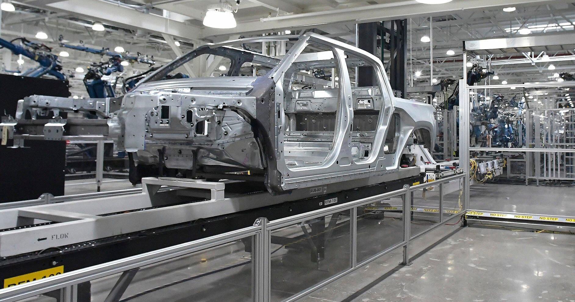 Eight months in, Illinois electric vehicle incentives still on the assembly line - Vimarsana News