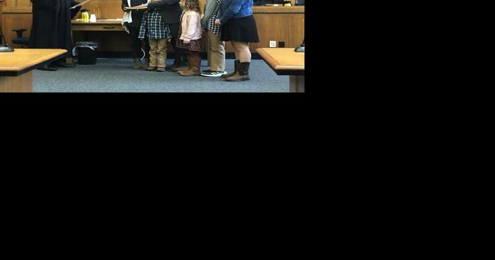 Mendenhall sworn in as new Macon County circuit judge - Vimarsana News
