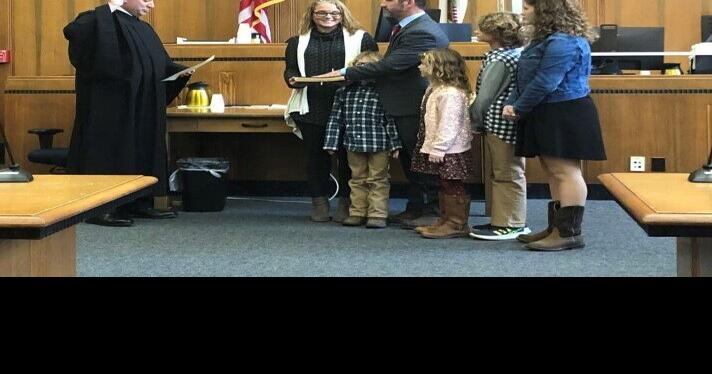 Mendenhall sworn in as new Macon County circuit judge