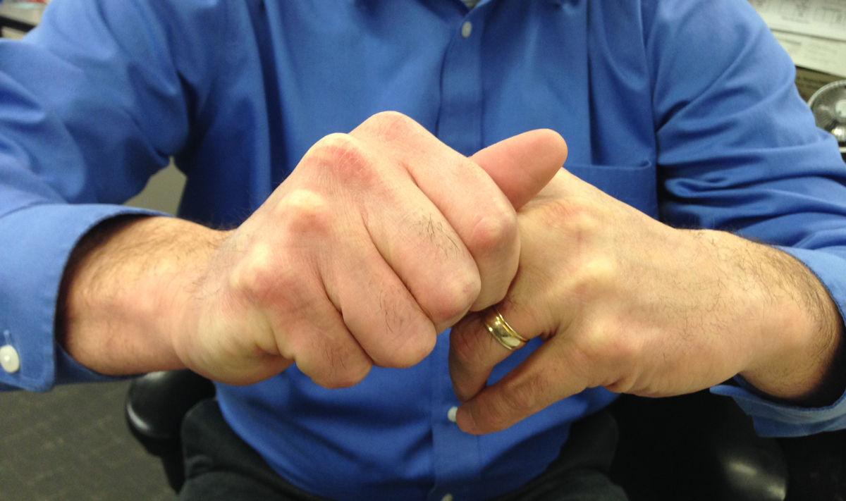 Cracking knuckles Is it bad? What makes that sound?