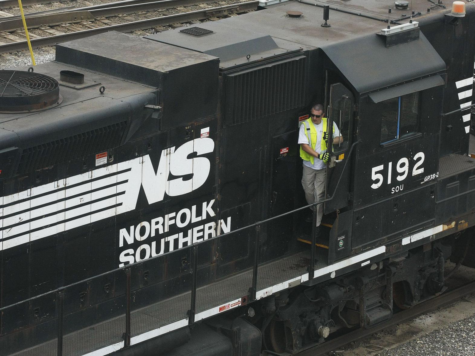 Norfolk Southern Sues Over Millions Of Rail Ties It Calls Defective National And International Herald Review Com Norfolk Southern Sues Over Millions Of Rail Ties It Calls Defective National And International Herald Review Com
