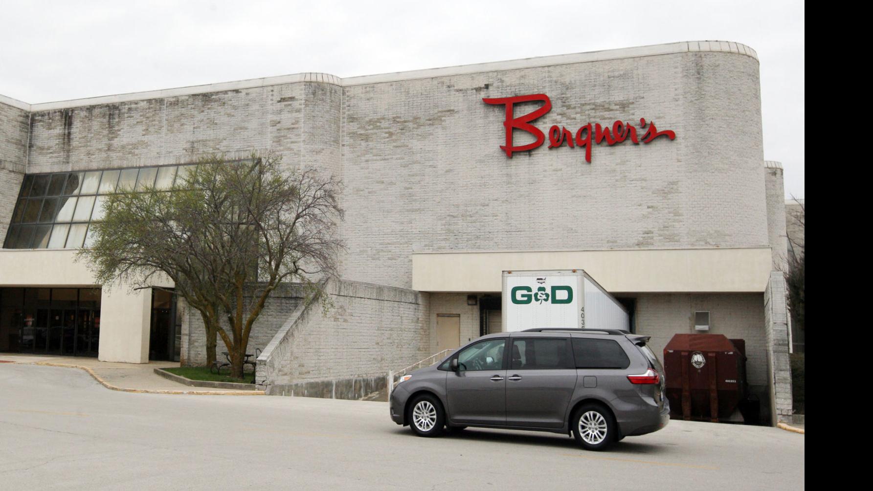 Shoppers visit Bergner's on day before closure; Forsyth mall owner  exploring replacement