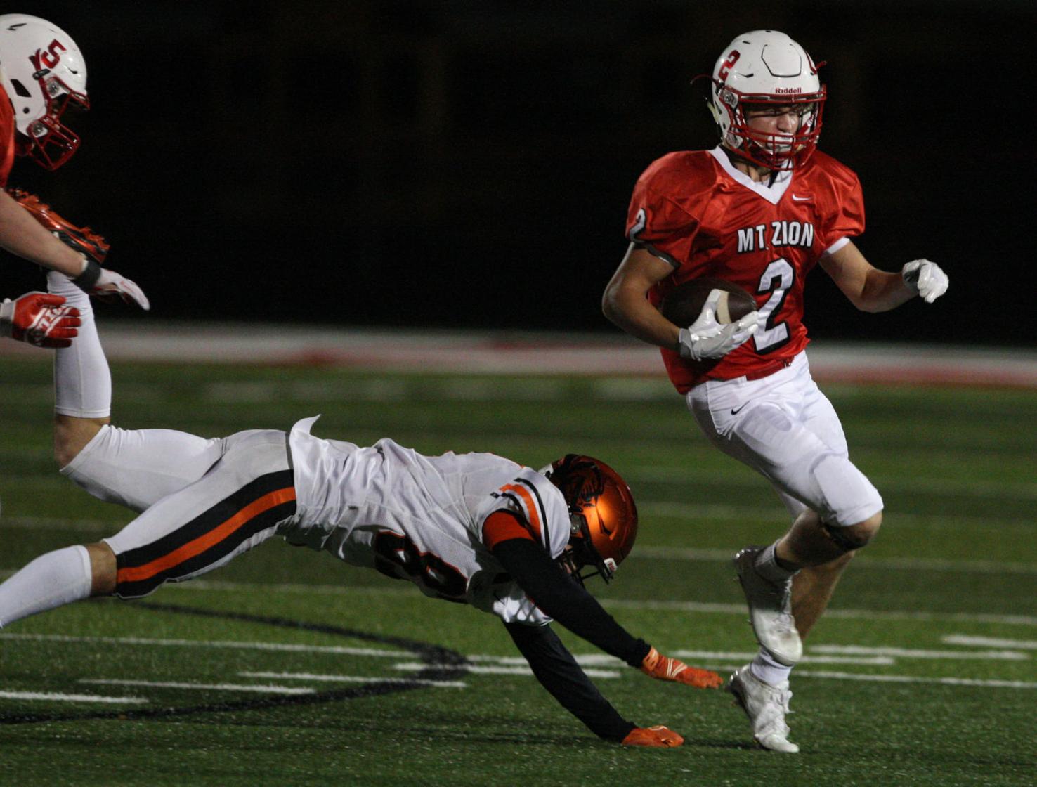 Mt Zion vs Olney Football 15 10.28.16.jpg