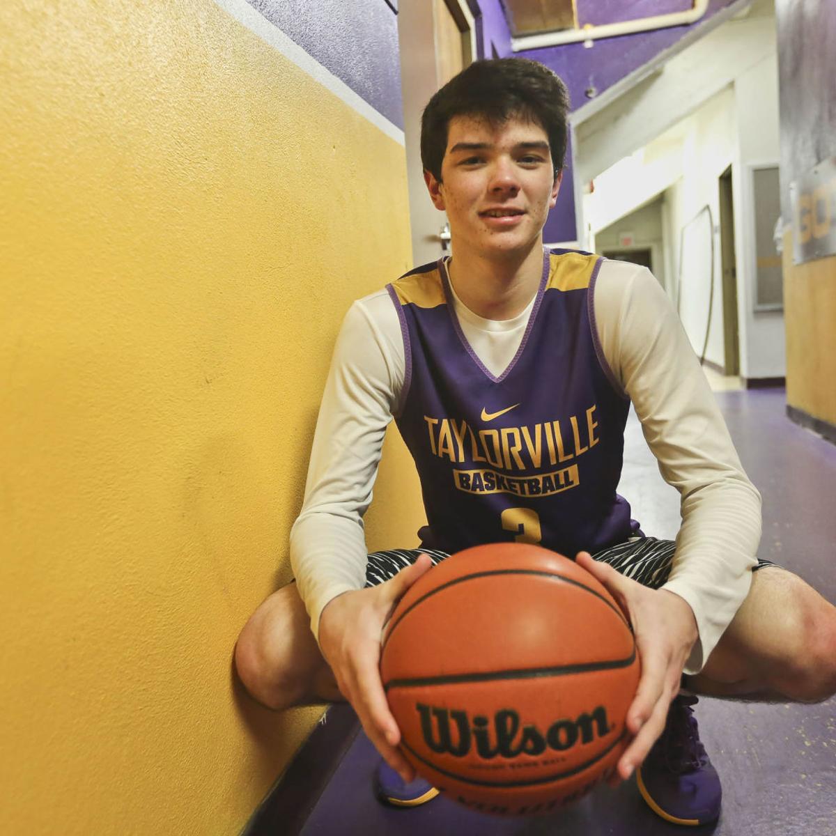 Jase Bergschneider Has Senior Laden Taylorville Basketball Cruising High School Basketball Herald Review Com 2022 Taylorville Boys Holiday Tournament