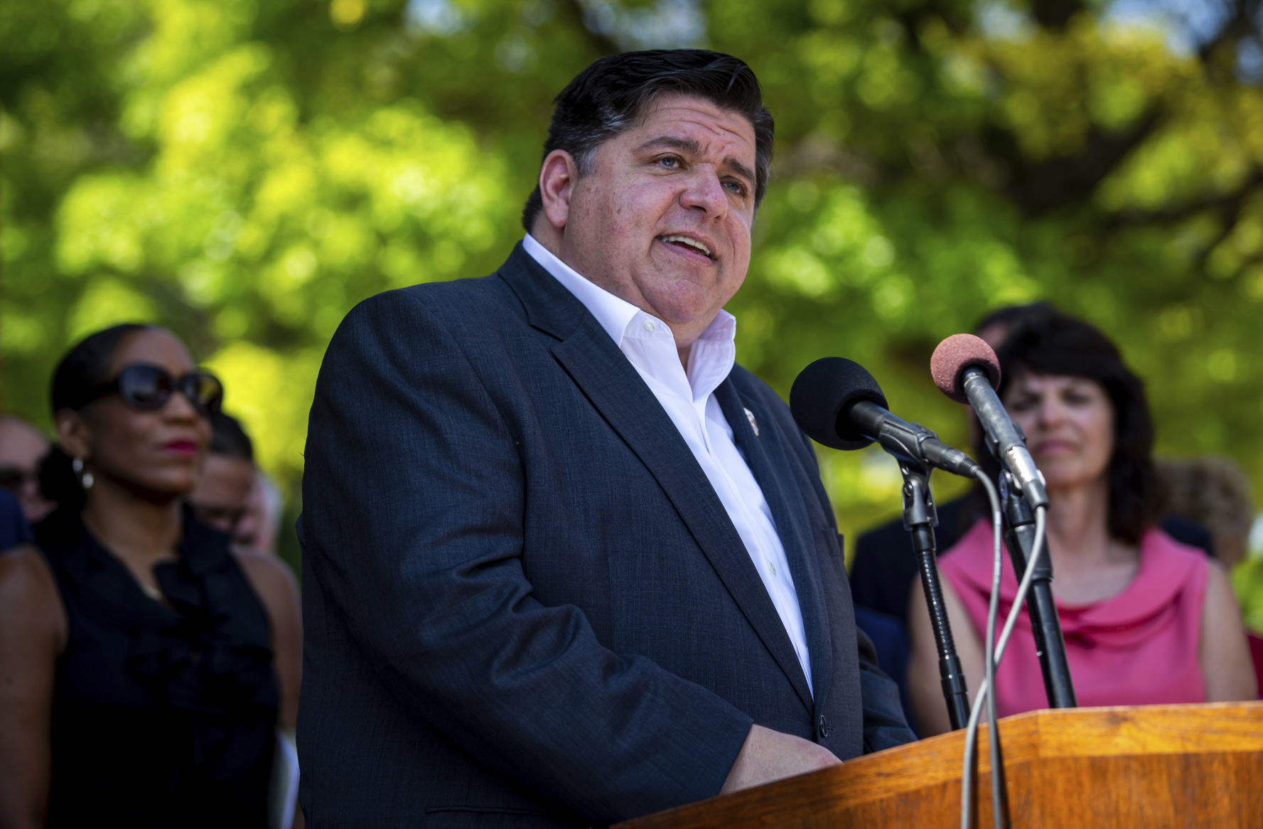 Gov. Pritzker Just Signed A $45 Billion State Construction Bill. What's ...