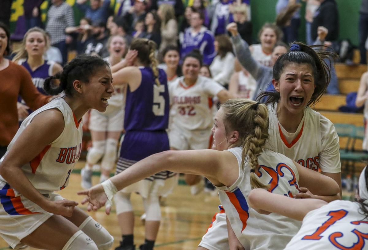 St Teresa S Addie Fyke Hits Buzzer Beating Layup For Sectional