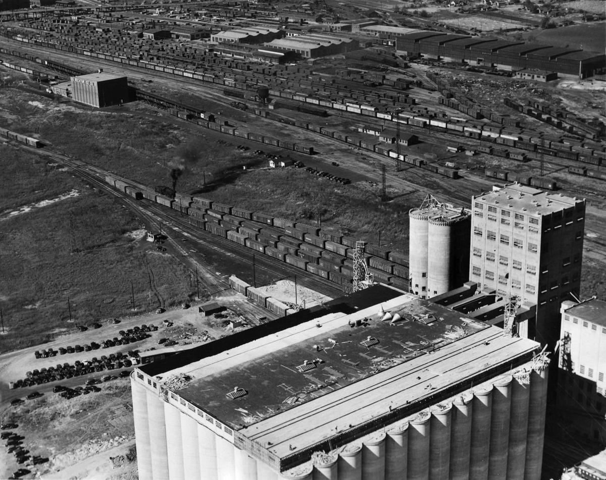 Photos 21 images of Staley grain elevators History Photo Galleries